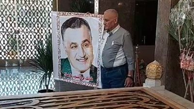 توافد المواطنين على ضريح جمال عبد الناصر لإحياء ذكرى وفاته الـ54 | بث مباشر