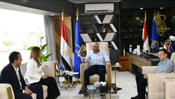 خلال الاجتماع