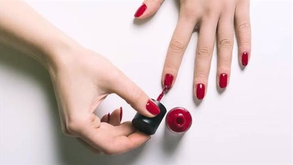 طلاء الأظافر 