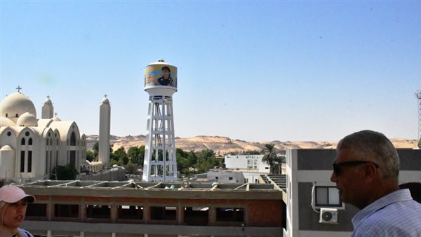 محافظ أسوان