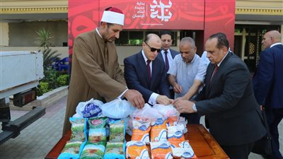 محافظ كفرالشيخ: توزيع 1000 شنطة سلع غذائية على الأسر الأولى بالرعاية 