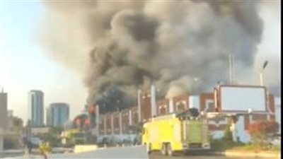حريق هائل بمجمع تجاري في سوق جدة الدولي.. والدفاع المدني يحاول السيطرة