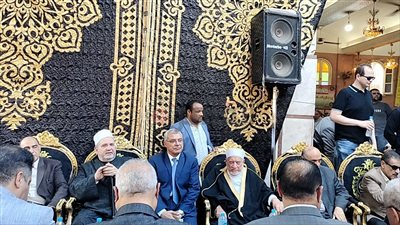 الدكتور أحمد عمر هاشم يتلقى العزاء في وفاة شقيقته بالشرقية | صور