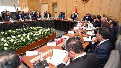 اعتبارا من الغد.. كامل الوزير: توفير المازوت لتشغيل مصانع مواد البناء بكامل طاقتها الإنتاجية 