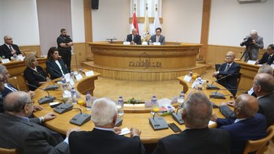 وزير الثقافة يبحث مع أعضاء الأعلى للثقافة تطوير منظومة العمل 