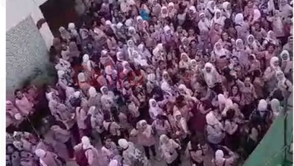 مشاجرة بين طالبات