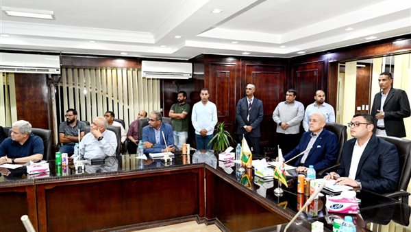 جانب من اجتماع وزير