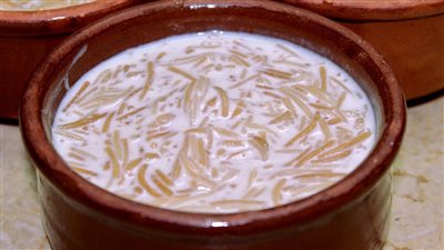 الجو البارد | طريقة عمل شعرية باللبن.. الحلوى الكلاسيكية بطعم الطفولة