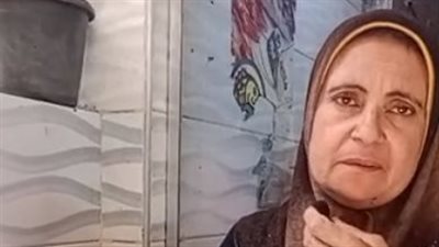 سيدة تعمل في سوق السمك بدمياط: جوزي مات من 20 سنة وكافحت على عيالي بالحلال | بث مباشر