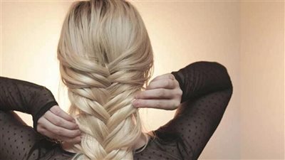 تريند المدارس والجامعات.. طريقة عمل الضفيرة المقلوبة وسنبلة التاج بالخطوات والصور