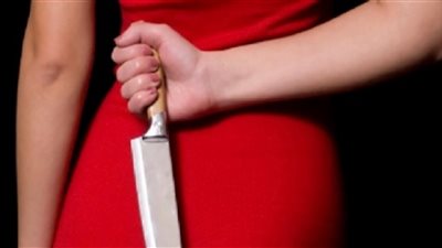 بدافع الشهرة | تلميذة تطعن مُعلمتين وزميلة لها في الفصل.. ما القصة؟  