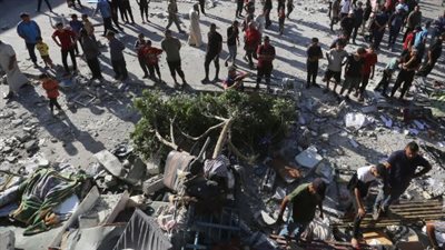  7 شهداء وعدد من المصابين إثر قصف الاحتلال مدرسة الشجاعية بغزة 