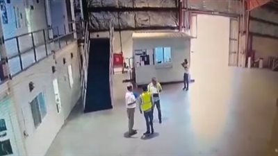 موظف ينهي حياة مديره بعد فصله من العمل بالأردن|فيديو