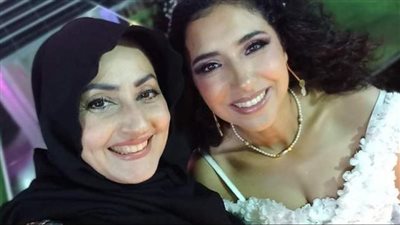 خايفة أعلن علشان الشغل.. بطلة فيلم عسل أسود تفاجئ الجمهور بارتدائها للحجاب| بث مباشر