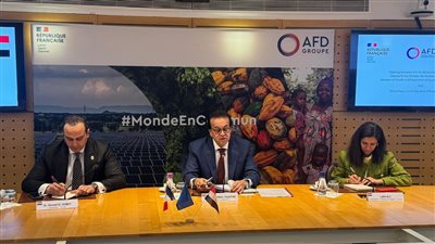 وزير الصحة يبحث مع الوكالة الفرنسية نقل تكنولوجيا التصنيع الدوائي واللقاحات لمصر