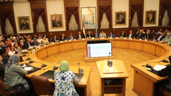 محافظ القاهرة - الدكتور