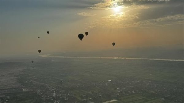 البالون الطائر بالأقصر