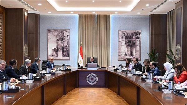 رئيس الوزراء خلال