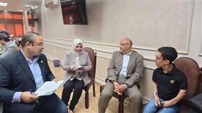 محافظ القليوبية يواصل لقاءه الأسبوعي بالمواطنين بمدينة بنها.. ويوفر 5 فرص عمل
