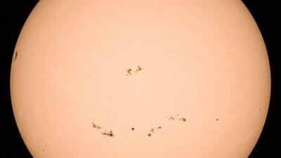 ثاني أقوى توهج.. انتشار جديد للبقع الشمسية ضمن نشاط الدورة الـ 25 