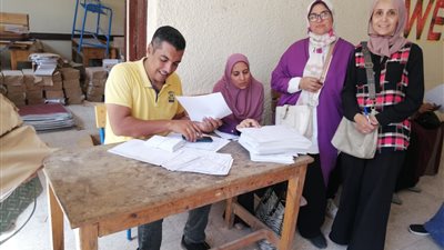 ضمن المبادرة الرئاسية بداية.. توزيع أكثر من 500 ألف عبوة معجون أسنان وفرشاة على مدارس الفيوم