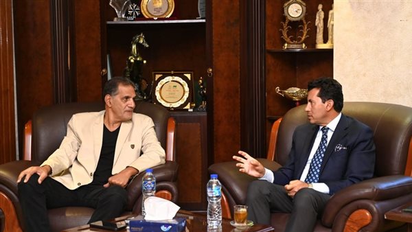 وزير الرياضة وجمال