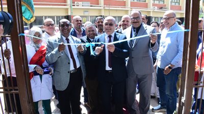 بتكلفة 70 مليون جنيه.. رئيس جامعة سوهاج يفتتح مبنى المعامل المركزية بكلية الطب 