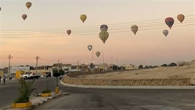 70 رحلة بالون طائر تزين سماء الأقصر بـ 1680 سائحا صباح اليوم