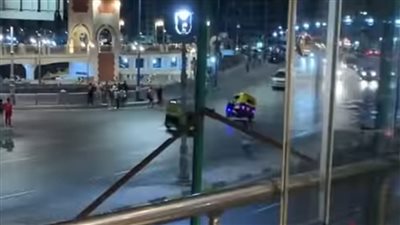 بيخمسوا بالتكاتك.. مقطع فيديو متداول لوصلة هزار سائقين على كورنيش الإسكندرية يثير الجدل