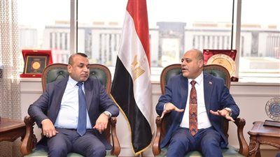 وزير العمل يبحث مع نظيره العراقي تفعيل سبل التعاون من خلال لجنة مشتركة بين الوزارتين