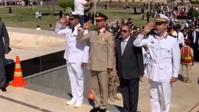 في ذكرى حرب أكتوبر.. محافظ بورسعيد يضع إكليلا من الزهور على قبر الجندي المجهول| بث مباشر
