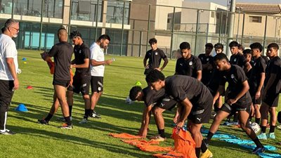 ميكالي يبدأ مهمته مع منتخب الشباب.. لقاء تعارف وتدريبات متنوعة في اليوم الأول