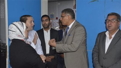 محافظ الجيزة يفتتح قسم الطوارئ بمستشفى 6 أكتوبر المركزي ووحدة طب الأسرة بالبشاير| صور