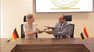 الأعلى للآثار يوقع مذكرة تفاهم مع مؤسسة التراث البروسي لإعادة اكتشاف المخطوطات والبرديات