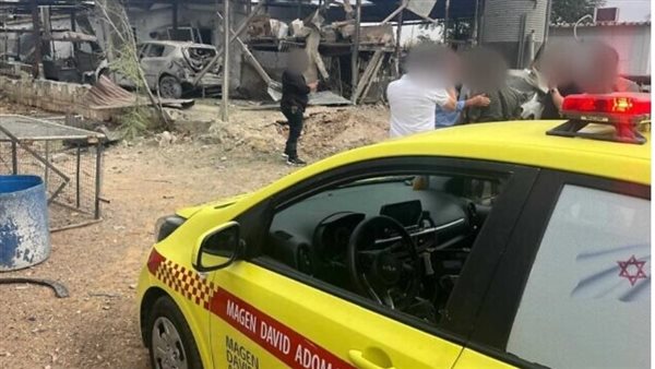 قصف صاروخي على تل