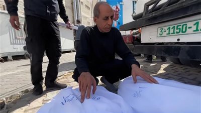 القاهرة 24 يحاور والد الشهيد محمد الدرة من تحت القصف بعد عام على الحرب.. والأخير: فقدت 70 شهيدا من عائلتي وغزة تحولت إلى مدينة أشباح