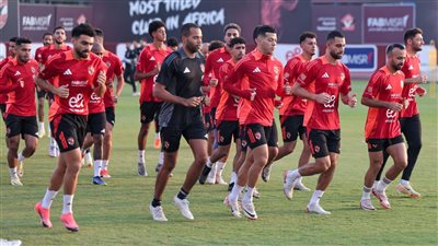 مران الأهلي| الفريق يواصل تدريباته.. والجهاز الفني يحاضر اللاعبين