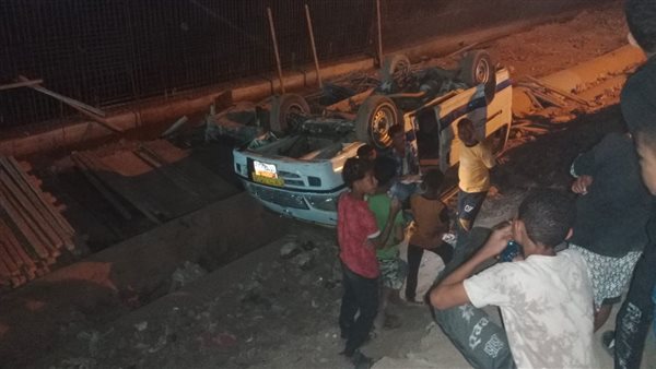 انقلاب سيارة ميكروباص