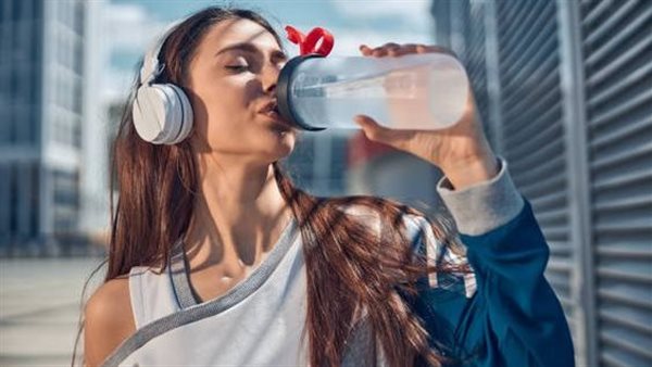 فوائد شرب الماء للبشرة