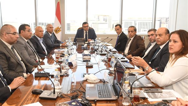 جانب من اجتماع وزير