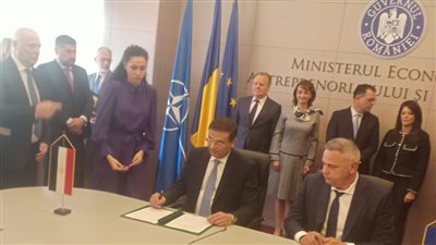 منها تطوير إنتاج البذور.. مصر ورومانيا توقعان الخطة التنفيذية للتعاون الزراعي
