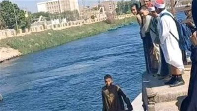 موفر علينا مسافة 4 كيلو.. معاناة أهالي إسنا بعد إغلاق الهويس القديم: الطلاب تتسلقه