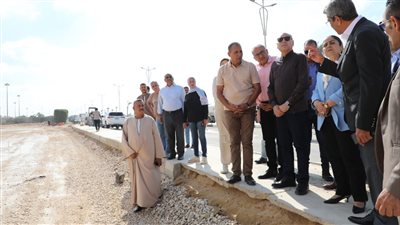 محافظ القاهرة يتفقد إنشاء ساحتي انتظار للسيارات خلف مركز المنارة للمؤتمرات الدولية
