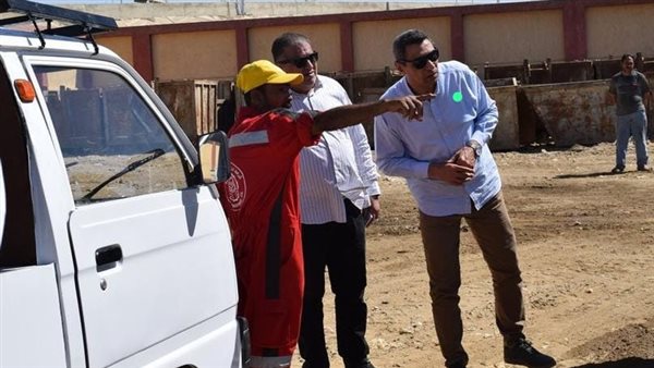 محافظ السويس خلال