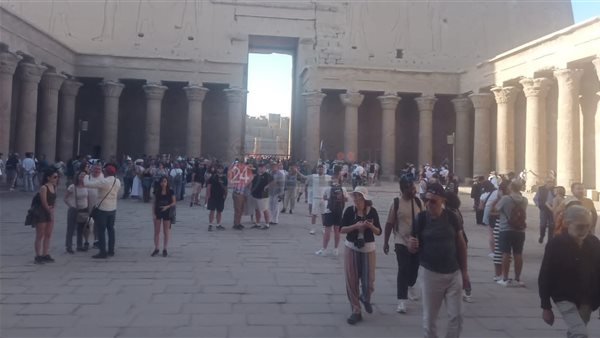 إقبال كبير من السائحين