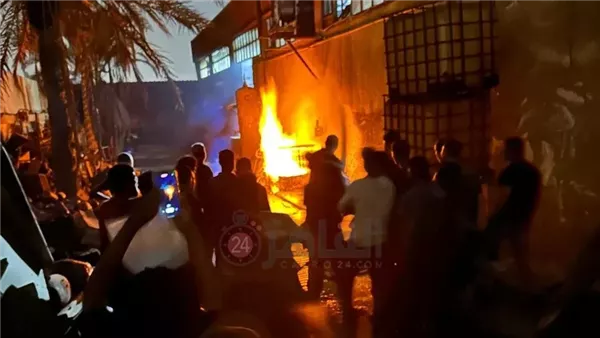 جانب من الحريق