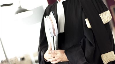 خانوا الأمانة.. أتعاب قضية أسرة تتسبب في حبس فريق دفاع الزوجة