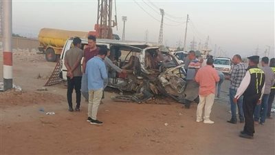 14 مصابا.. ننشر الصورة الأولى لحادث تصادم سيارتين بأسيوط 