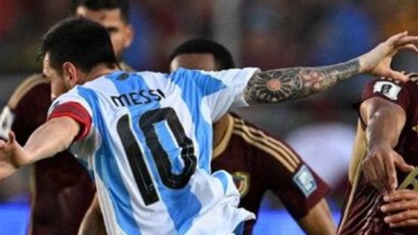 ميسي يشارك في المبارة