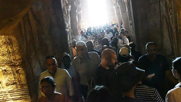 محافظ أسوان